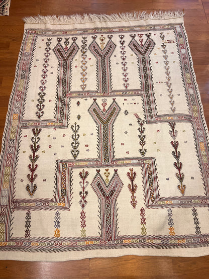 Vintage Turkish Embroidered Kilim Rug – 6’5” × 5’1” – Handwoven Wool Flatweave – 80–90 Year Old Anatolian Kilim – One-of-a-Kind