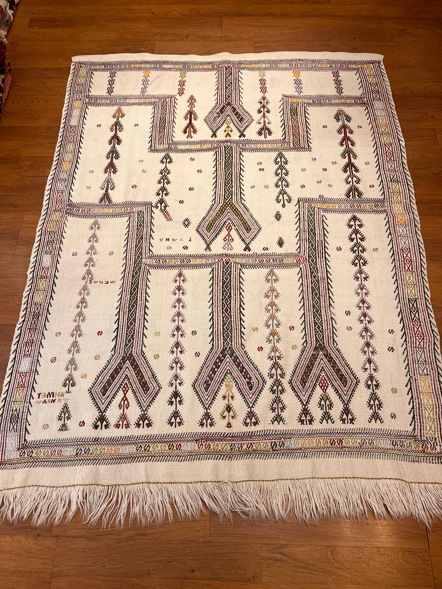 Vintage Turkish Embroidered Kilim Rug – 6’5” × 5’1” – Handwoven Wool Flatweave – 80–90 Year Old Anatolian Kilim – One-of-a-Kind