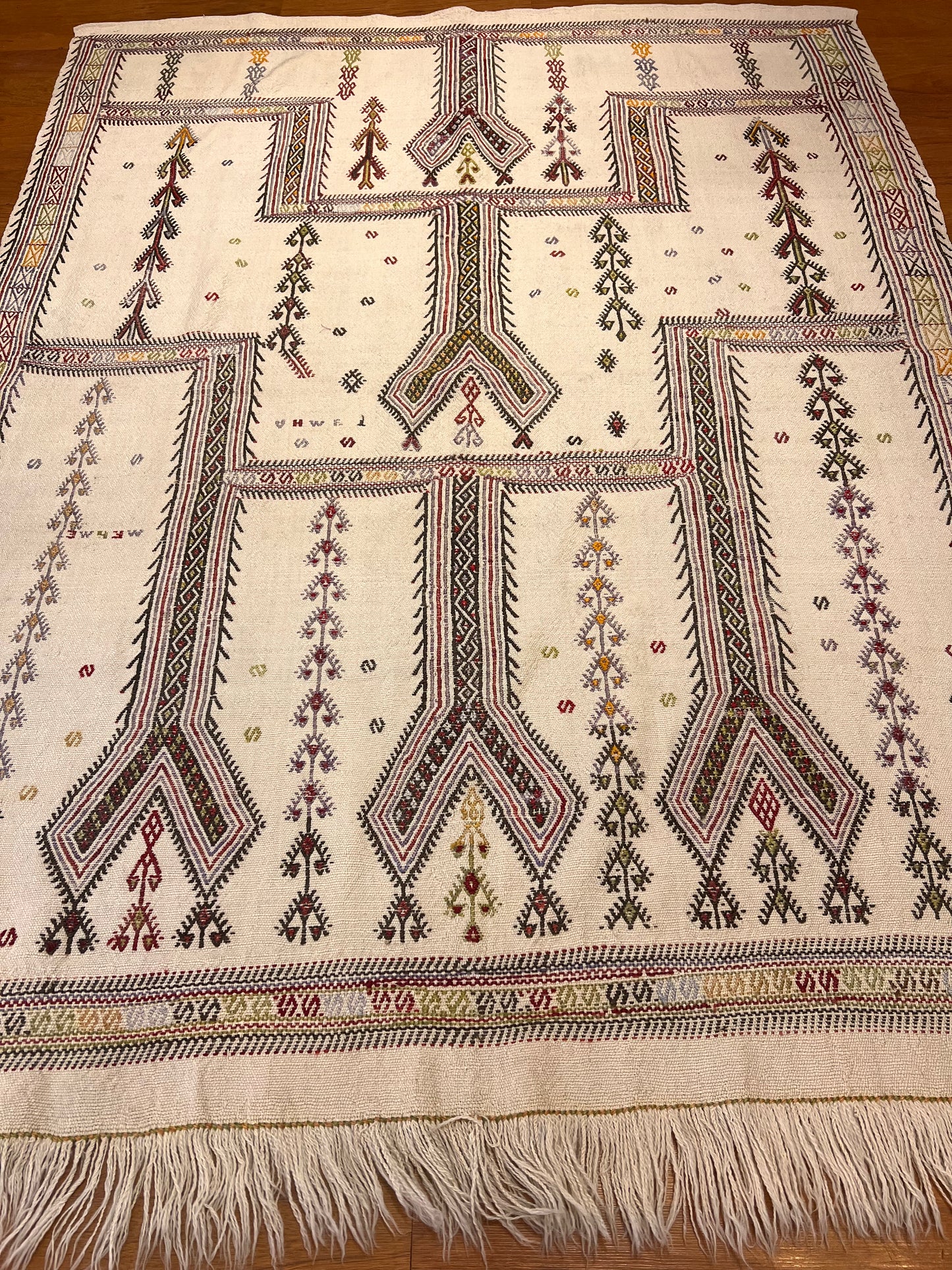 Vintage Turkish Embroidered Kilim Rug – 6’5” × 5’1” – Handwoven Wool Flatweave – 80–90 Year Old Anatolian Kilim – One-of-a-Kind
