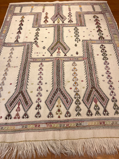 Vintage Turkish Embroidered Kilim Rug – 6’5” × 5’1” – Handwoven Wool Flatweave – 80–90 Year Old Anatolian Kilim – One-of-a-Kind