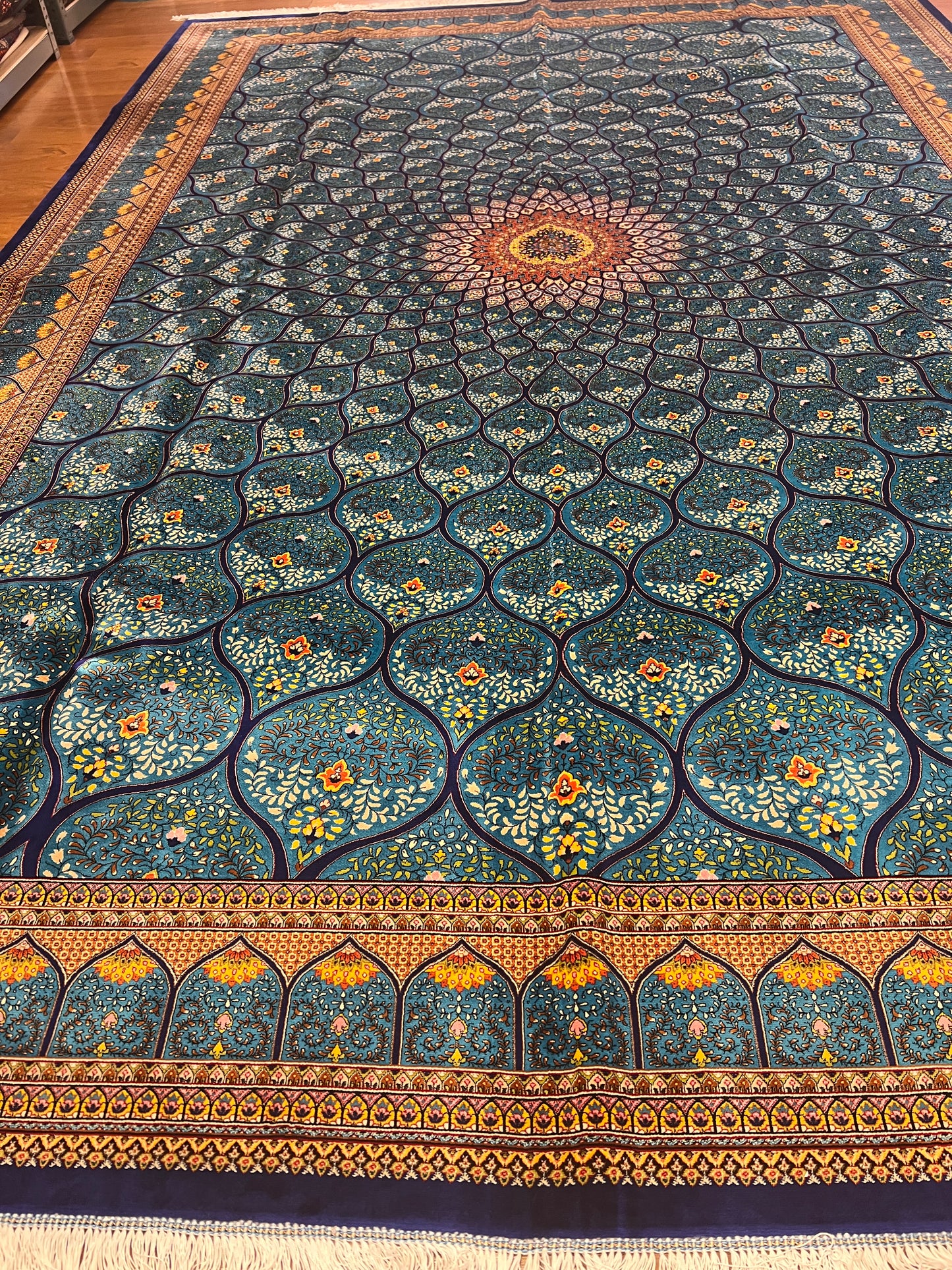 Bamboo Silk Area Rug – Elegant Dome Medallion Design – 6’ x 10’