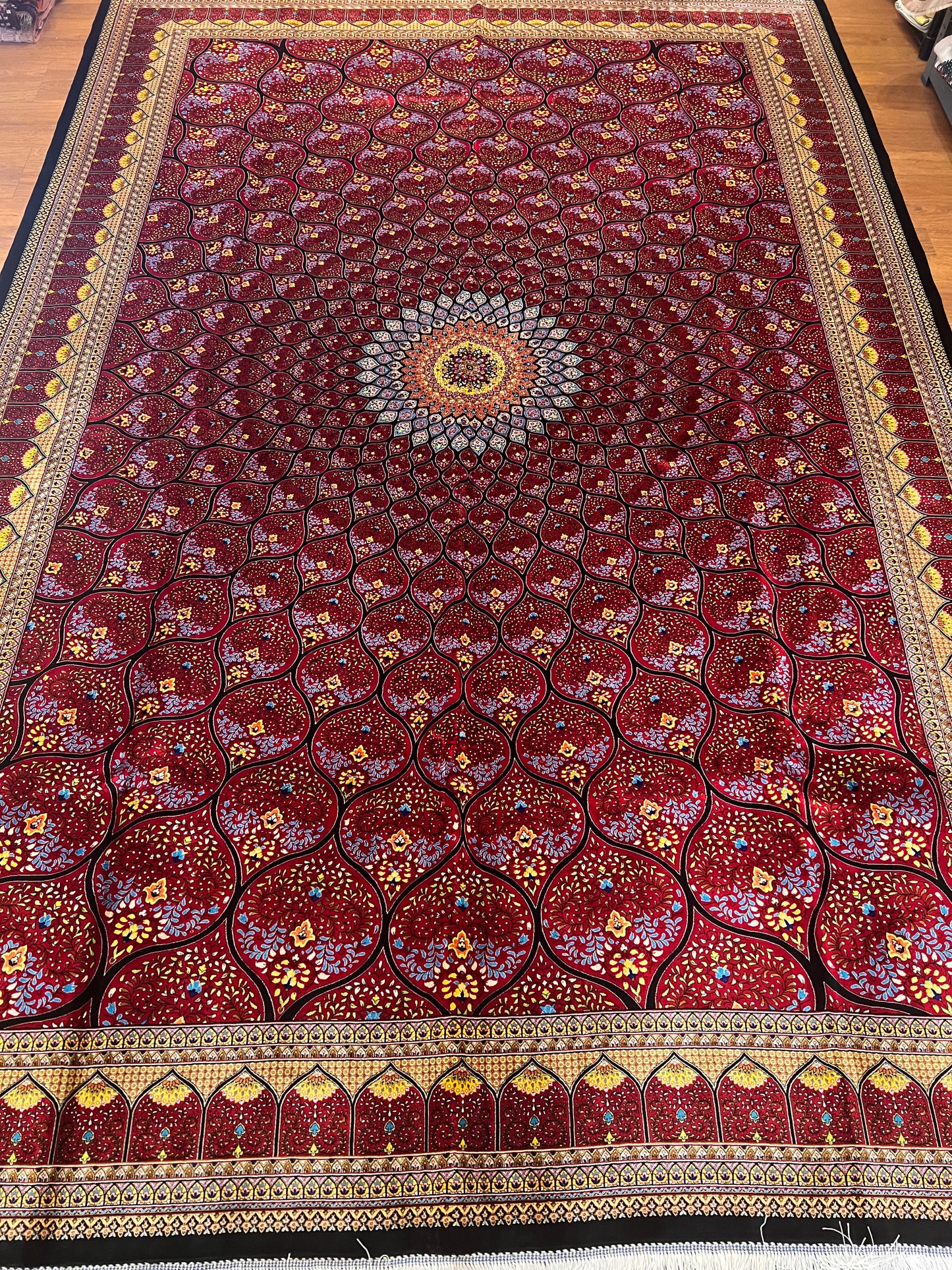Bamboo Silk Area Rug – Elegant Dome Medallion Design – 6’ x 10’