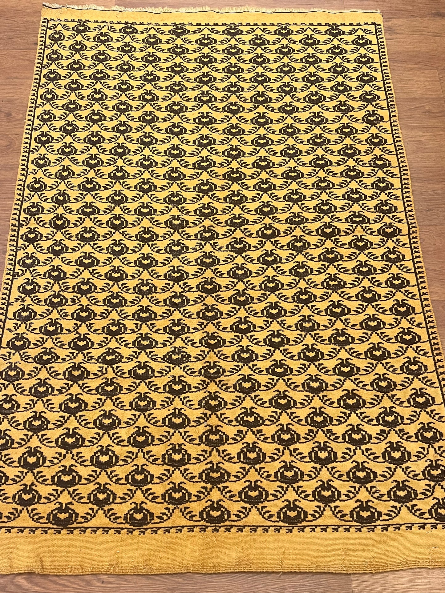 Vintage Turkish Embroidered Kilim Rug – 4’9” × 3’1” – Handwoven Wool Flatweave Accent Rug – One-of-a-Kind Anatolian Textile