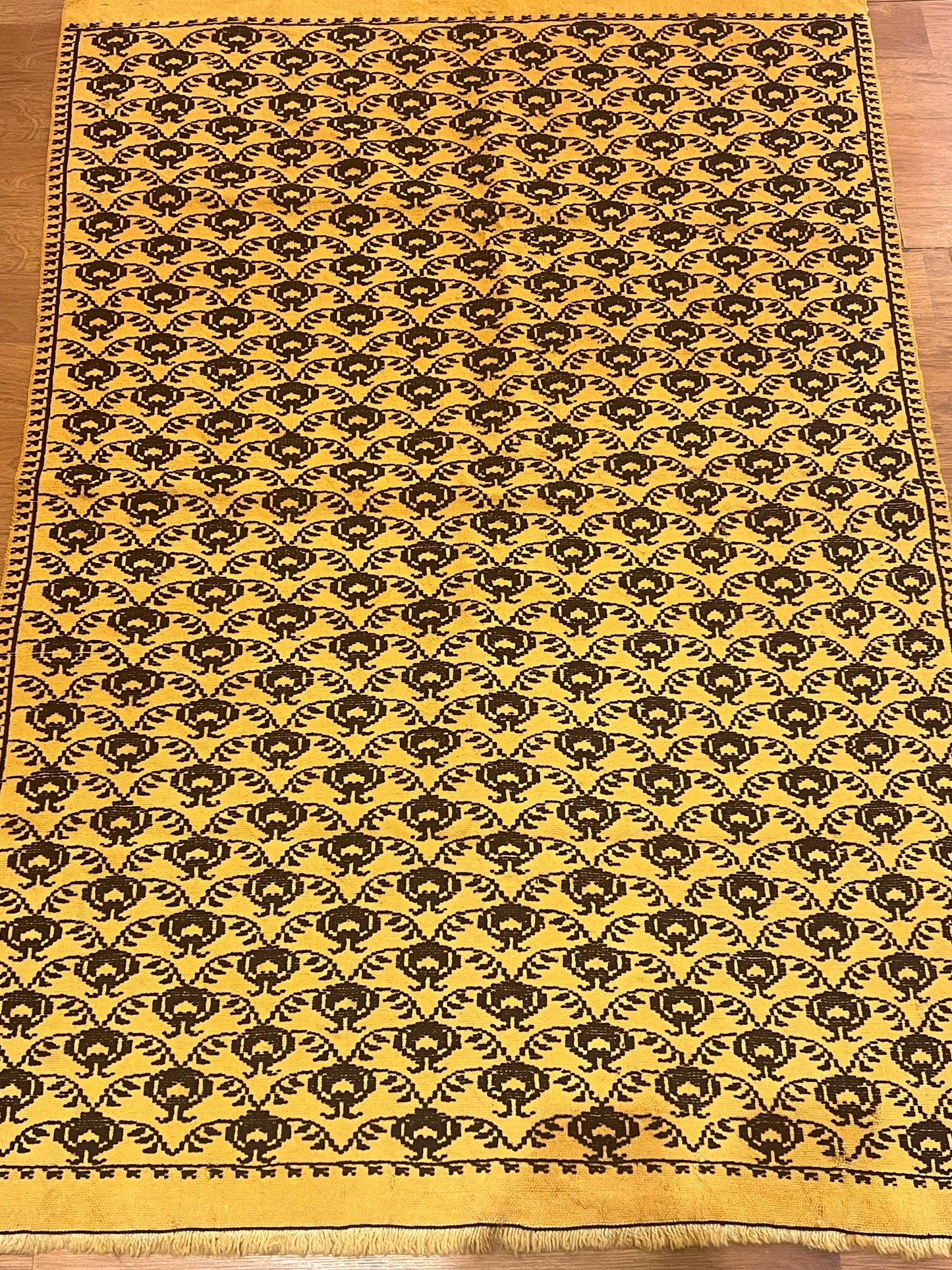 Vintage Turkish Embroidered Kilim Rug – 4’9” × 3’1” – Handwoven Wool Flatweave Accent Rug – One-of-a-Kind Anatolian Textile