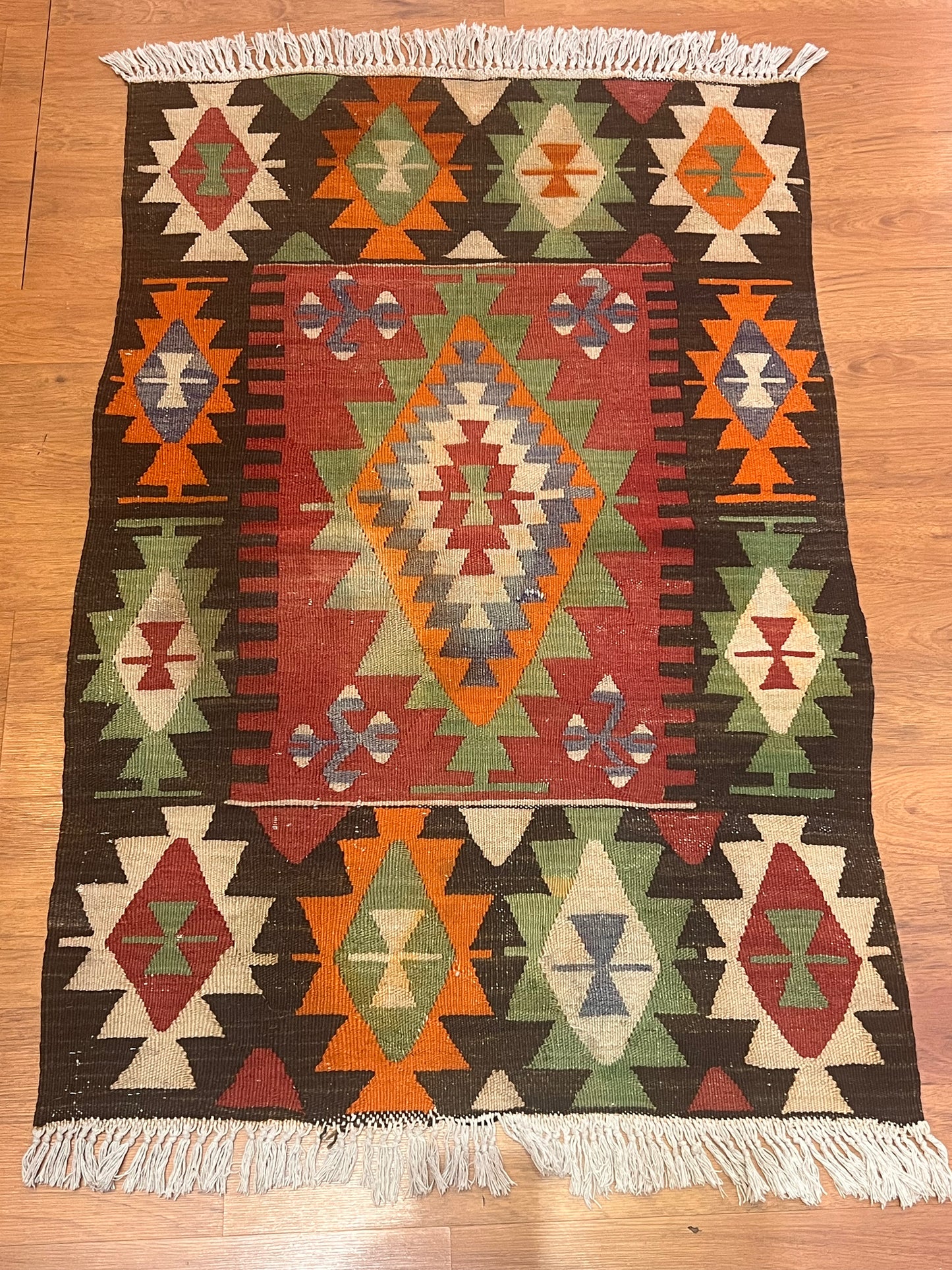 Handwoven Vintage Kilim Rug – 2.6 × 3.9 ft