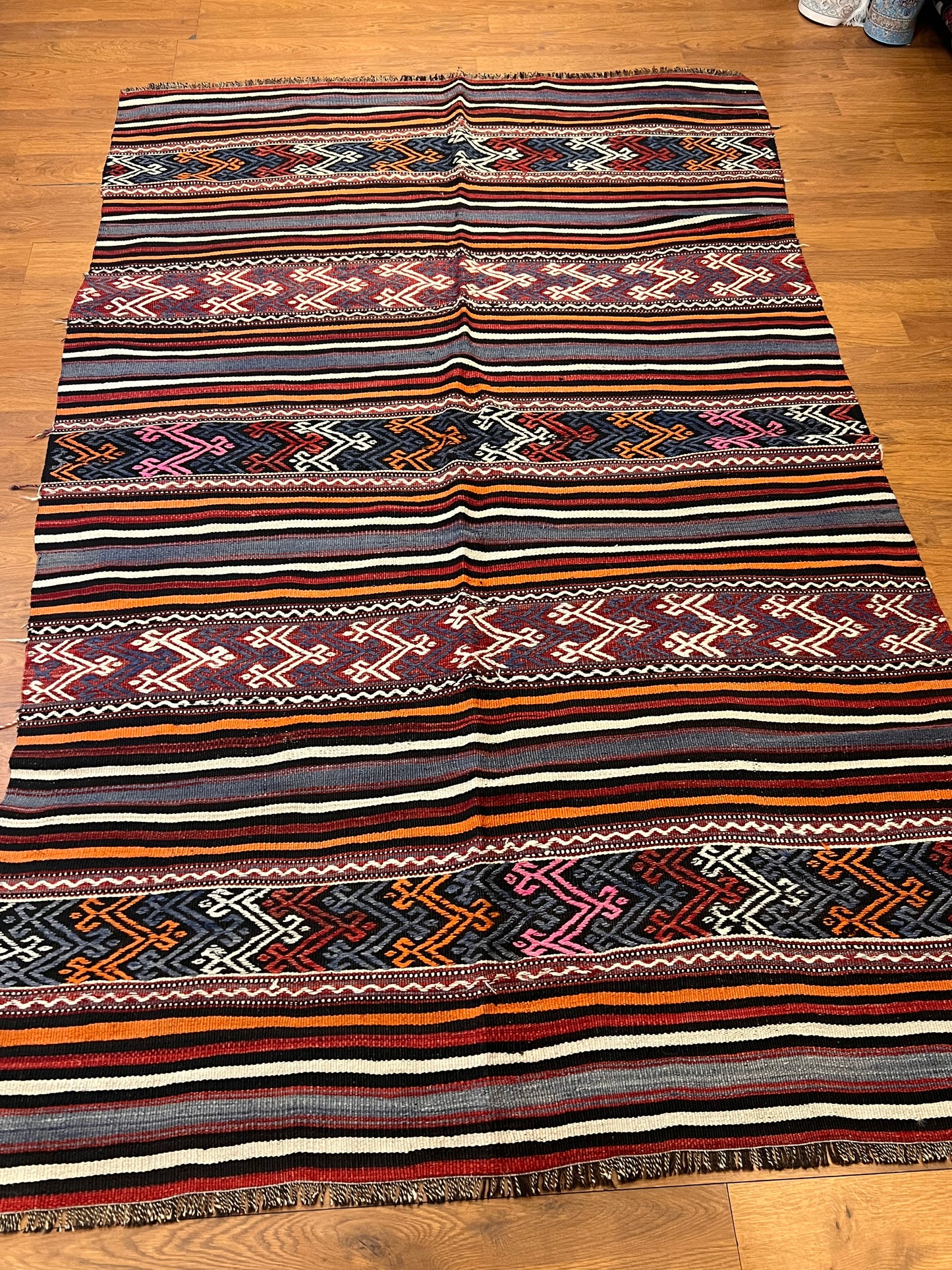 Vintage Embroidered Anatolian Kilim Rug – 94” × 57” | Approx. 70 Years Old | Natural Root-Dyed Wool Tribal Flatweave