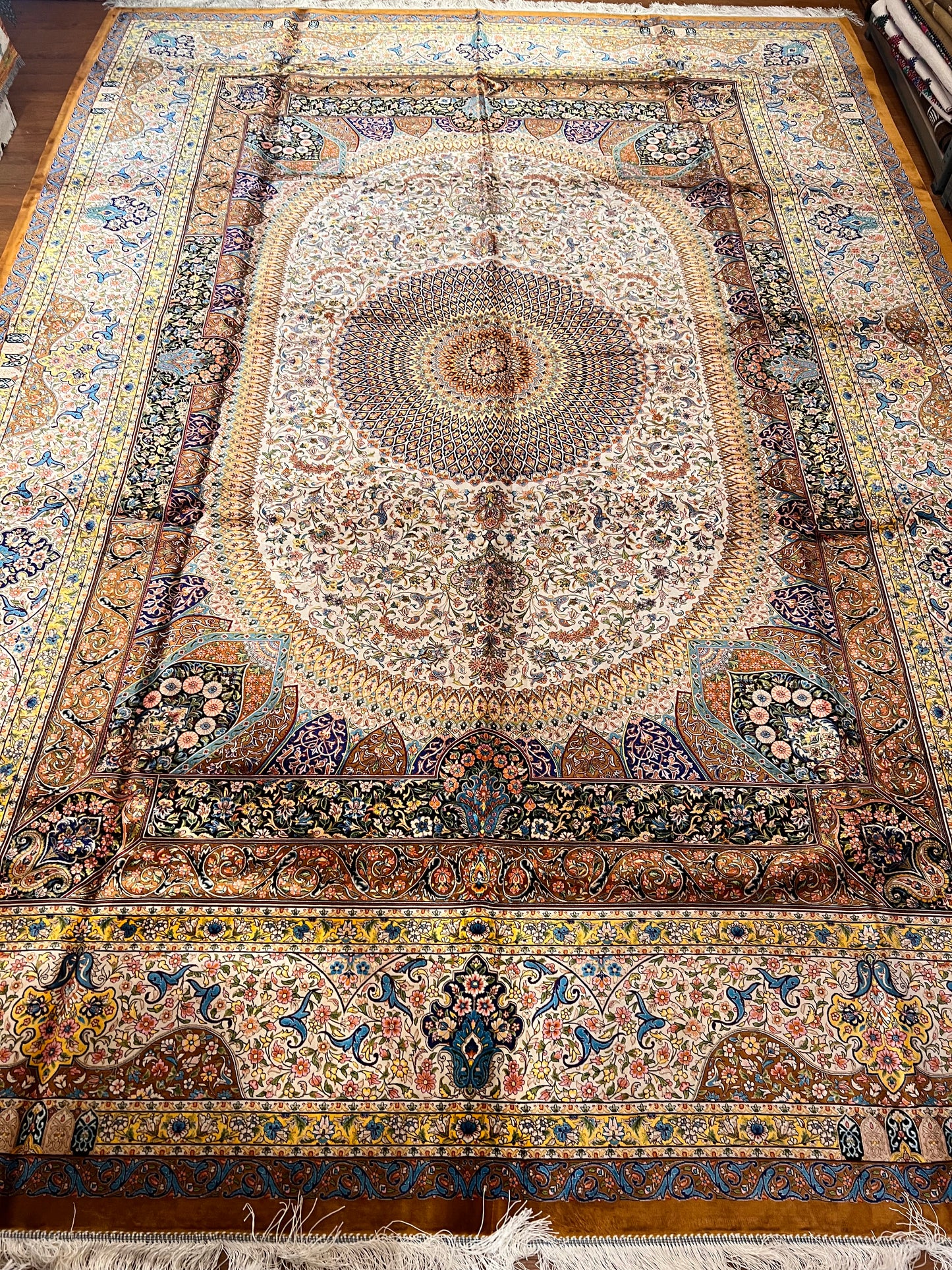 Luxury Bamboo Silk Medallion Rug – 11.4 x 8 Ft Traditional Oriental Area Rug for Living Room & Dining Room