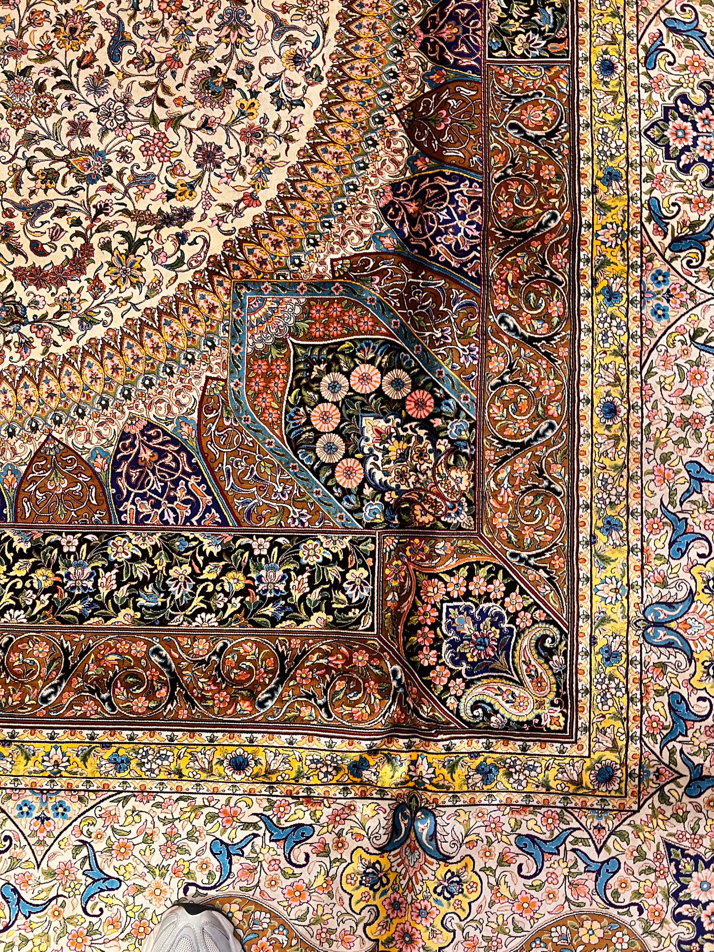 Luxury Bamboo Silk Medallion Rug – 11.4 x 8 Ft Traditional Oriental Area Rug for Living Room & Dining Room