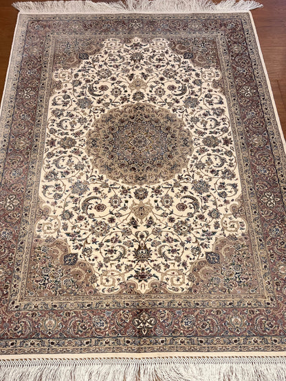 3x5 ft Silk Rug – Ivory & Soft Blush Floral Medallion Design, Elegant Luxury Area Rug