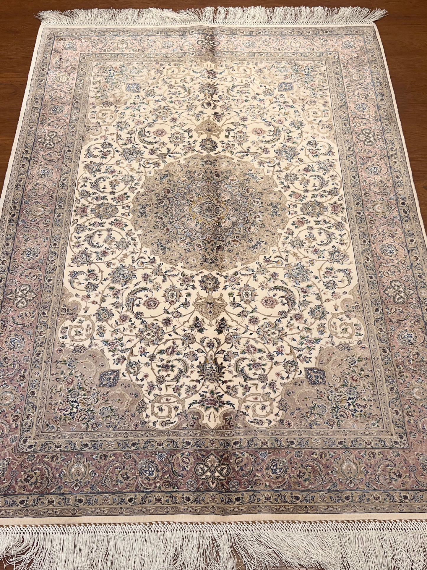 3x5 ft Silk Rug – Ivory & Soft Blush Floral Medallion Design, Elegant Luxury Area Rug