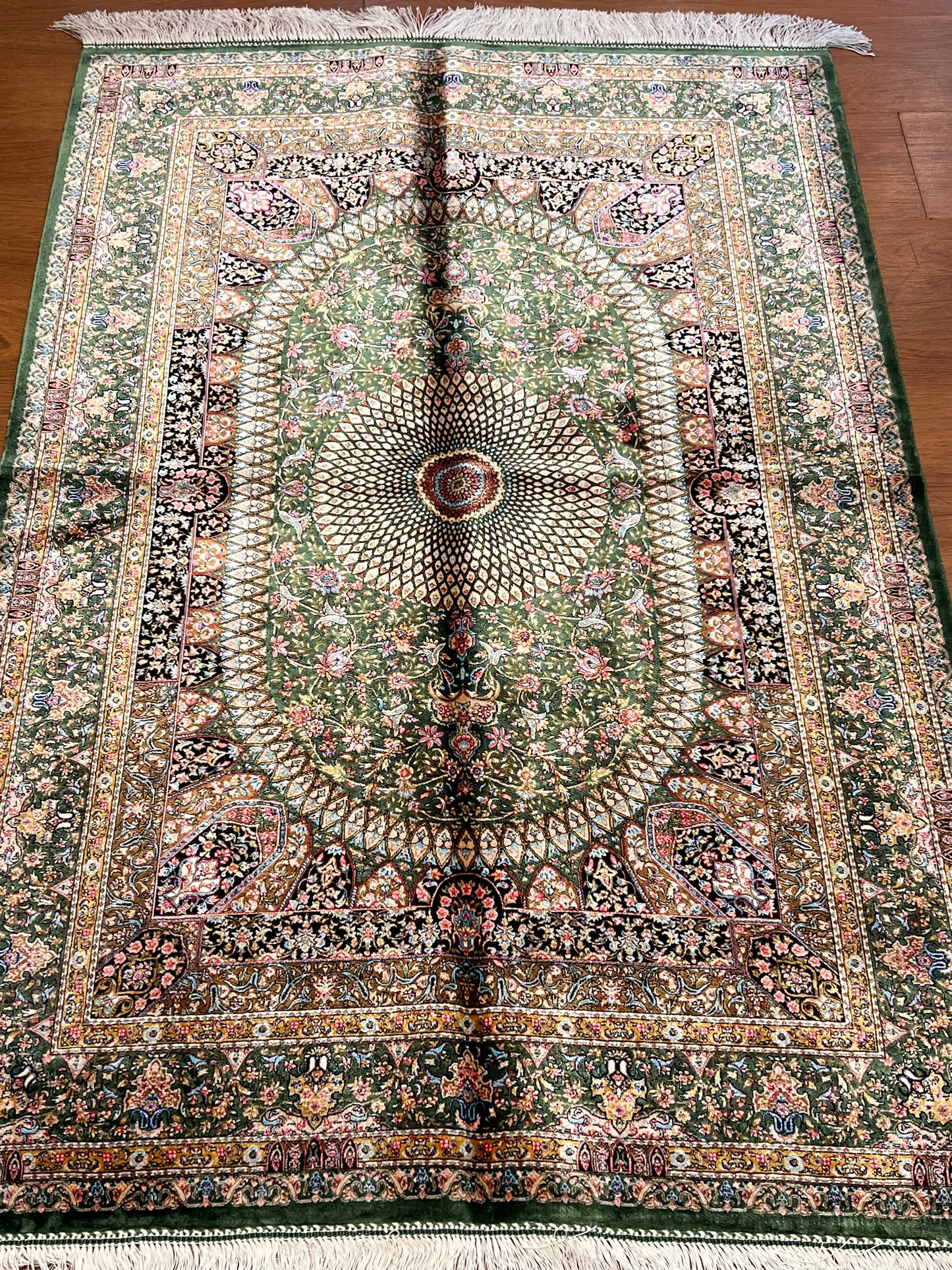 3x5 ft Silk Rug – Deep Green Floral Medallion Design, Ornate Luxury Area Rug