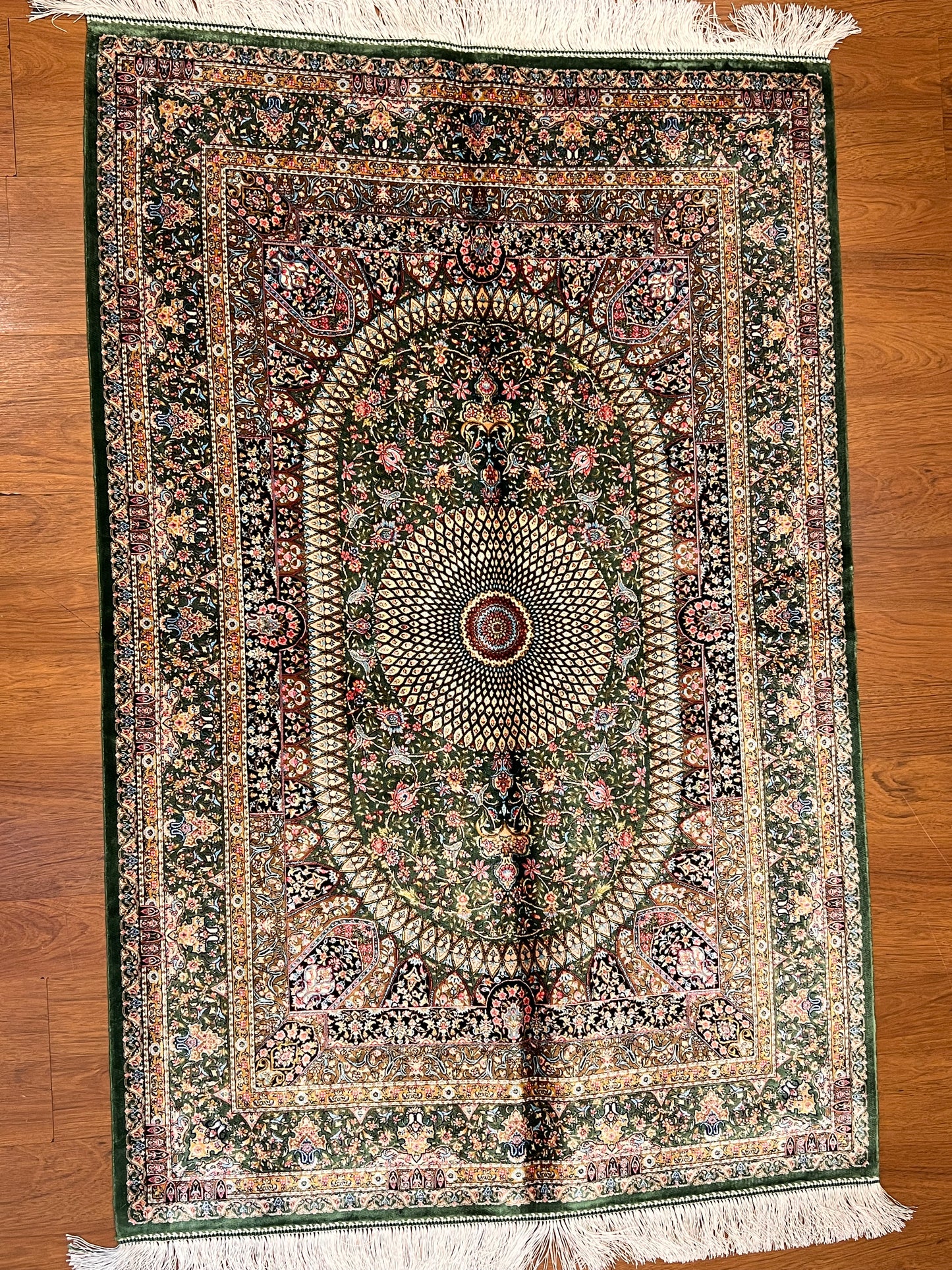 3x5 ft Silk Rug – Deep Green Floral Medallion Design, Ornate Luxury Area Rug