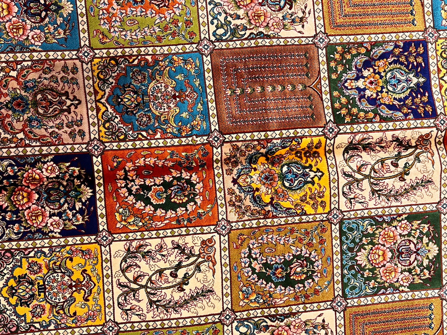 3x5 ft Silk Rug – Multicolor Garden Panel Design, Floral Luxury Area Rug