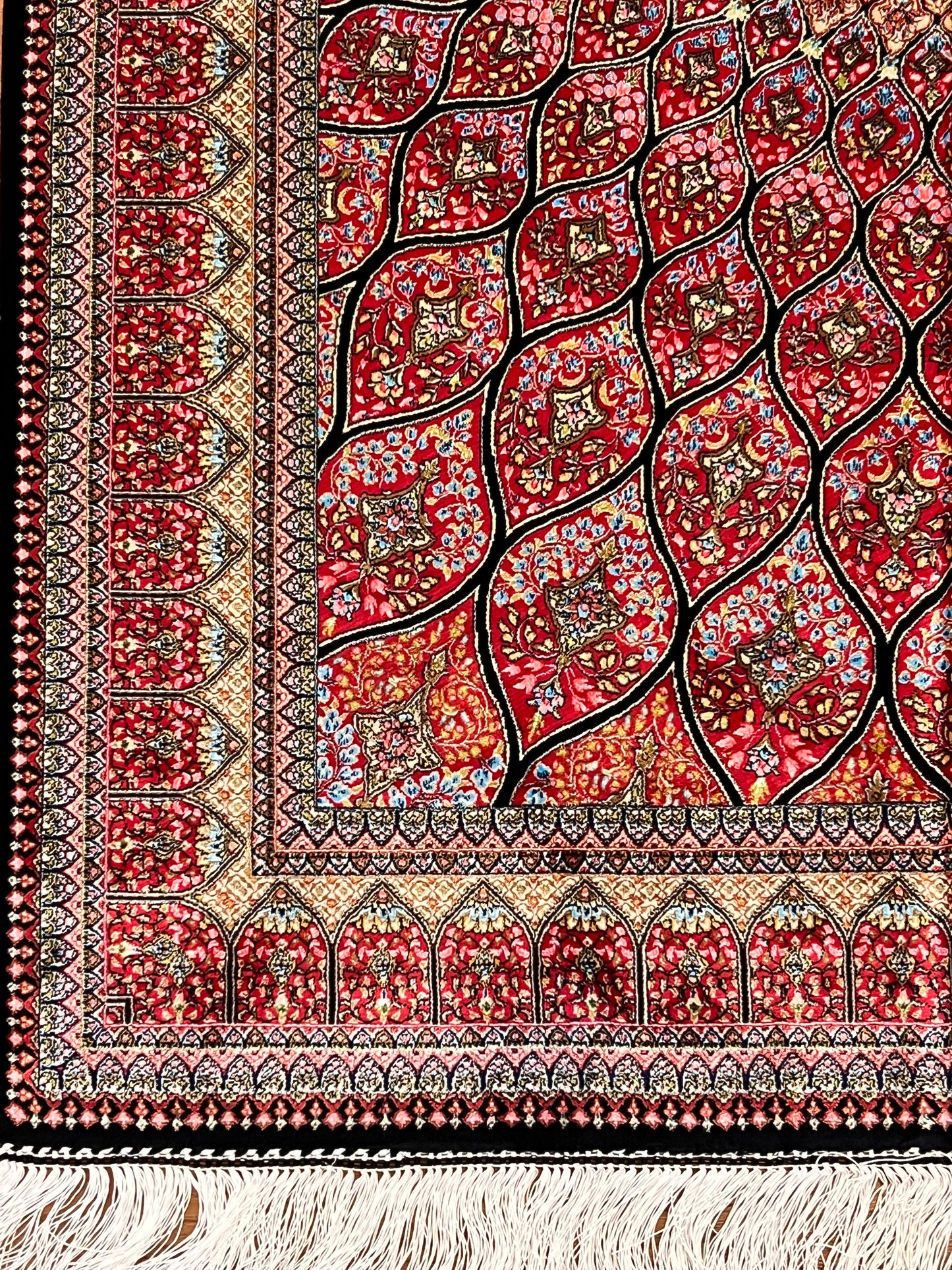 3’×5’ Luxury Pink Silk Rug – Radiant Floral Medallion Design with Intricate Traditional Details