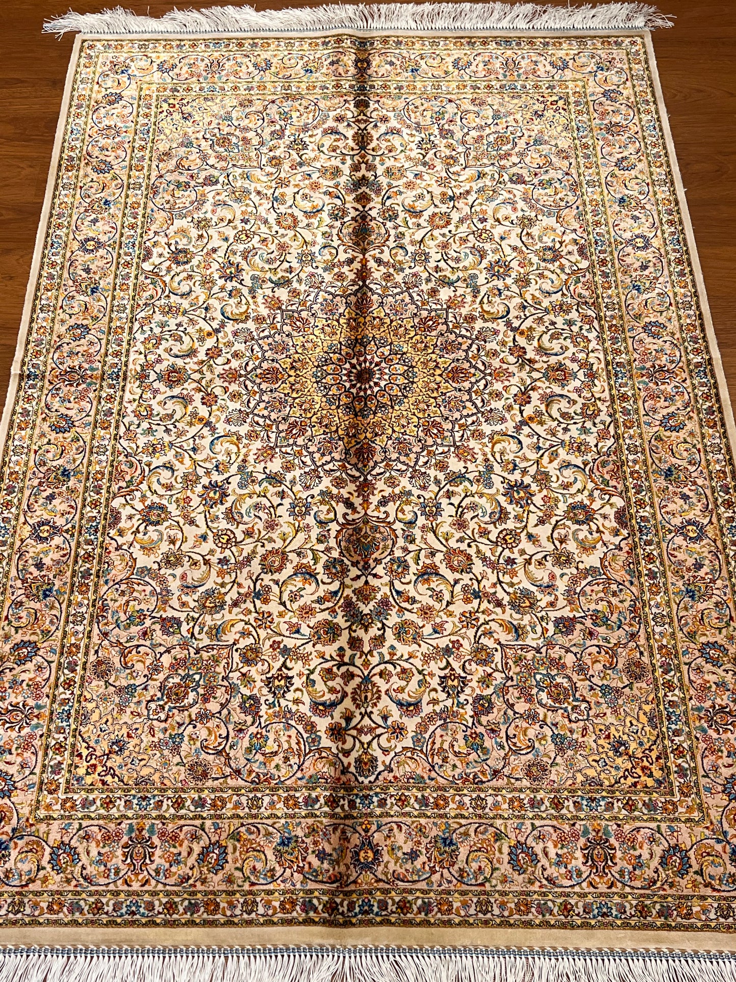 Ivory Bamboo Silk Rug 3x5 ft – Elegant Floral Medallion Silk Area Rug with Classic Ornamental Design