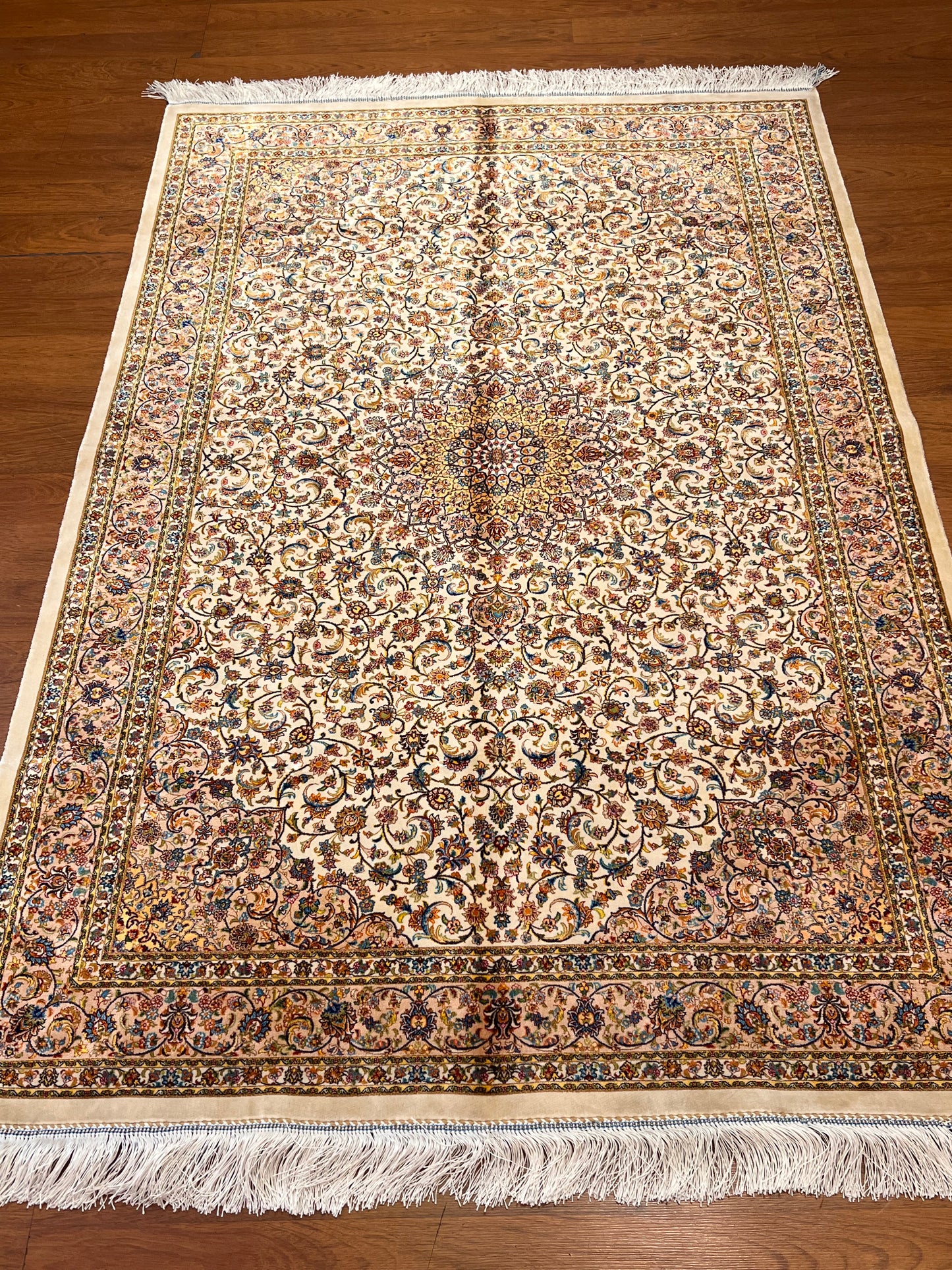4x6 ft Silk Rug – Ivory & Cream Floral Medallion Area Rug with Elegant Multicolor Botanical Design
