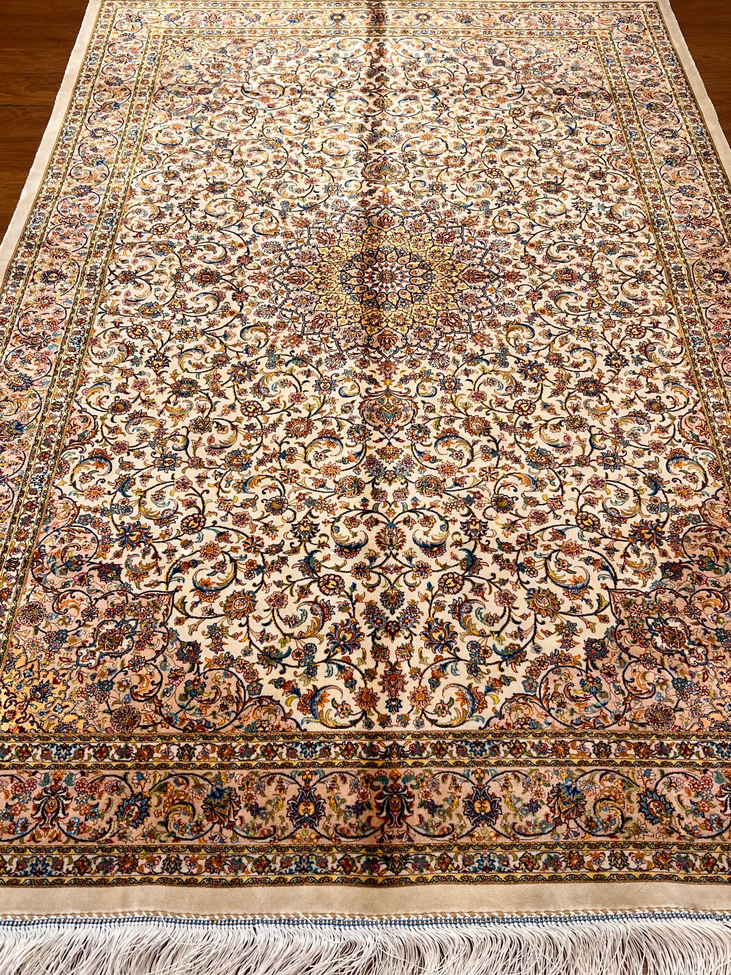4x6 ft Silk Rug – Ivory & Cream Floral Medallion Area Rug with Elegant Multicolor Botanical Design