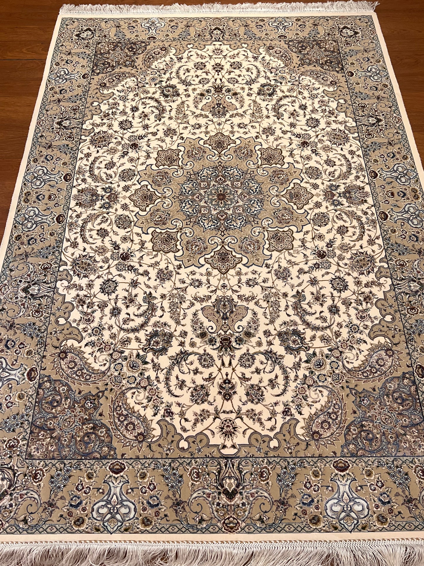 4x6 ft Silk Rug – Ivory, Beige & Soft Gray Floral Medallion Area Rug with Elegant Botanical Design and Refined Silk Finish