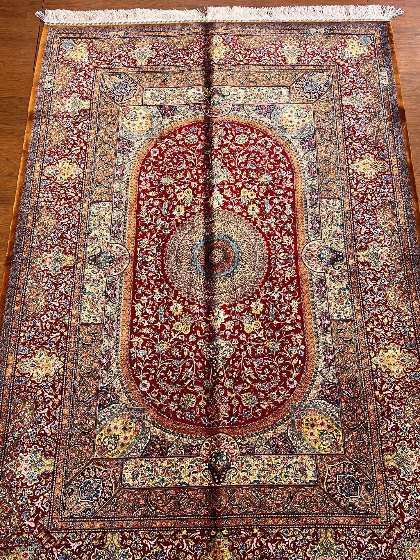 4x6 ft Silk Rug – Deep Red & Gold Floral Medallion Area Rug, Elegant Traditional Design