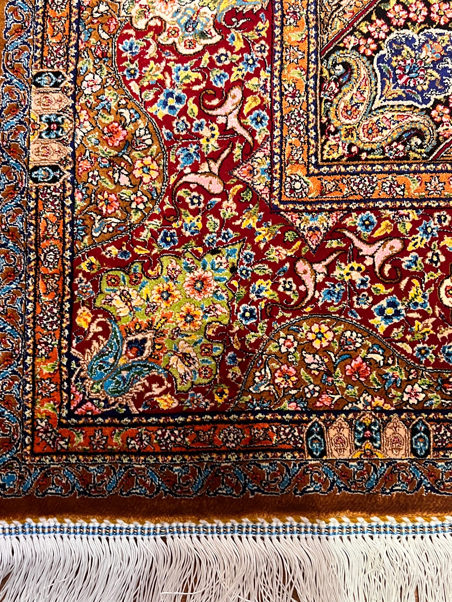 4x6 ft Silk Rug – Deep Red & Gold Floral Medallion Area Rug, Elegant Traditional Design