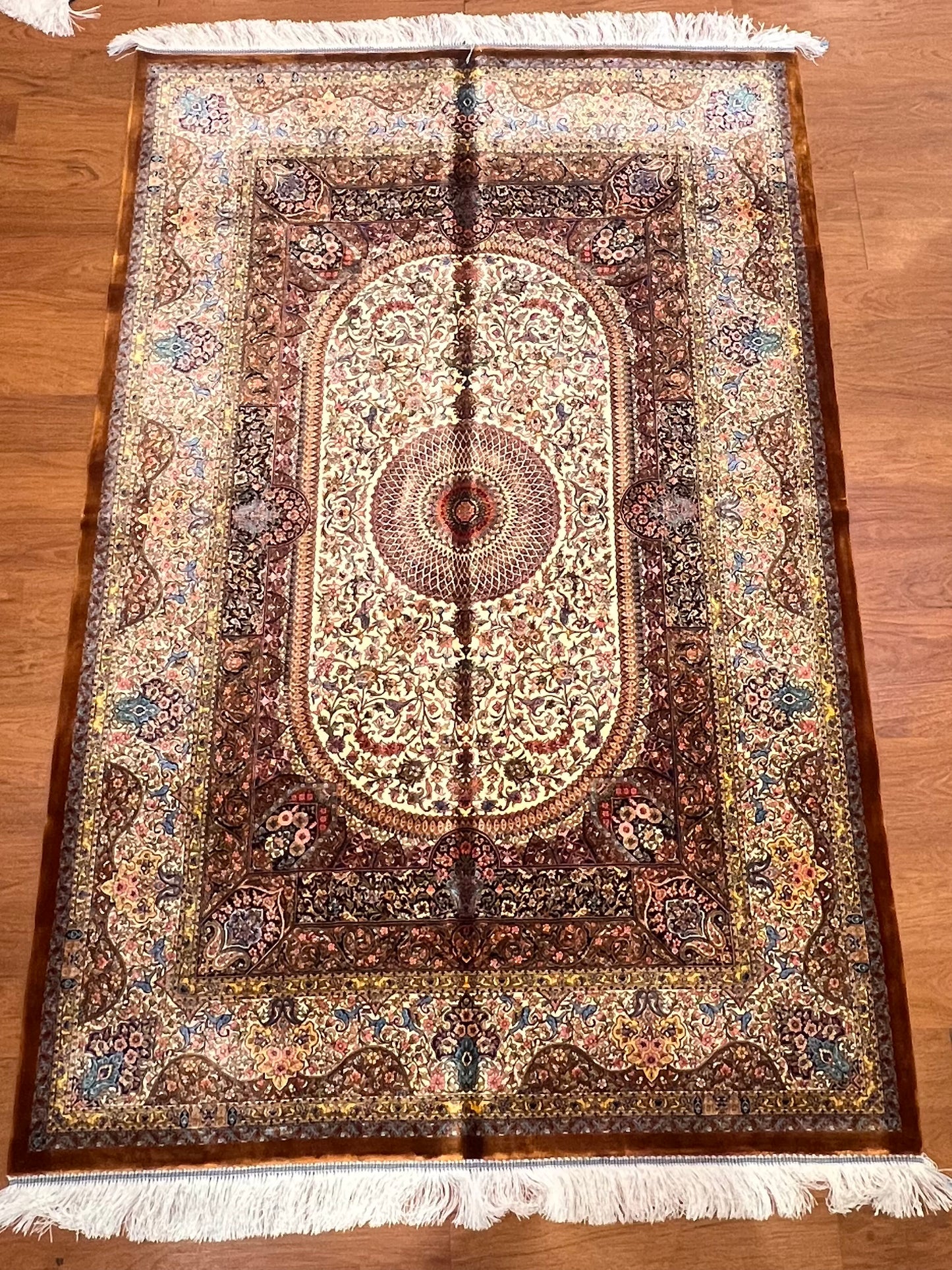4x6 ft Bamboo Silk Rug – Ivory & Mocha Floral Medallion Area Rug – Elegant Luxury Silk Rug