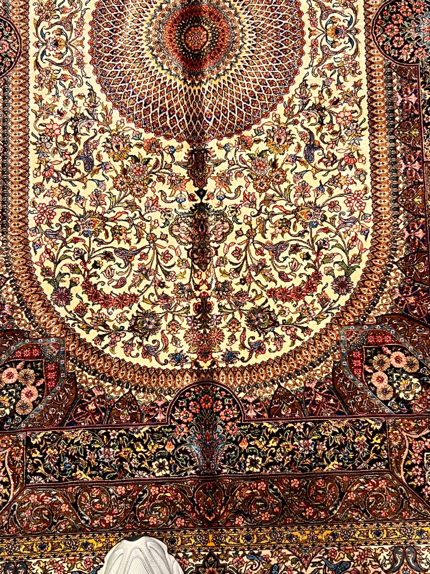 4x6 ft Bamboo Silk Rug – Ivory & Mocha Floral Medallion Area Rug – Elegant Luxury Silk Rug
