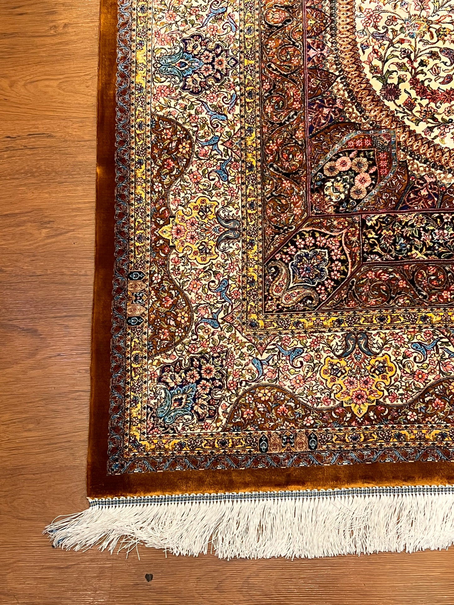 4x6 ft Bamboo Silk Rug – Ivory & Mocha Floral Medallion Area Rug – Elegant Luxury Silk Rug
