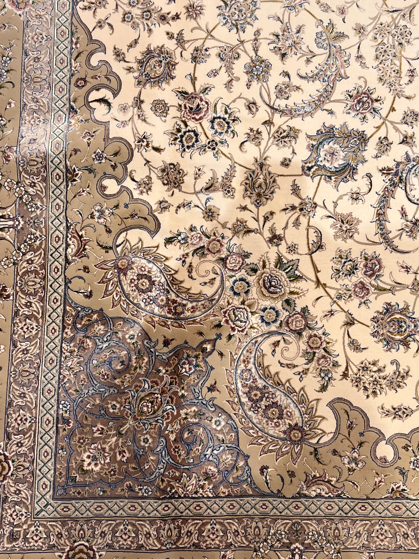7×10 ft Silk Rug – Ivory & Beige Medallion Area Rug, Elegant Neutral Floral Turkish Design, Luxury Large Rug