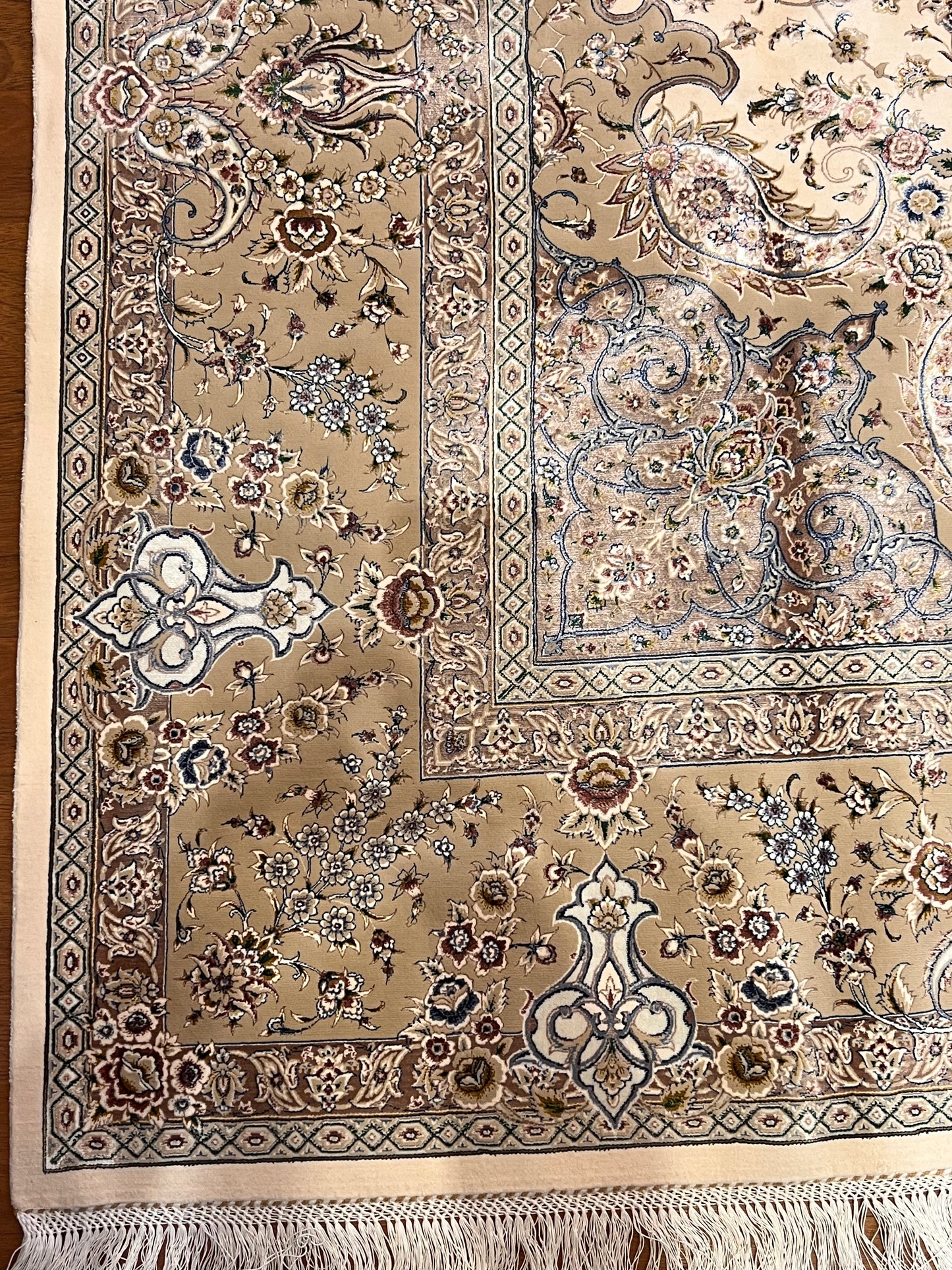 7×10 ft Silk Rug – Ivory & Beige Medallion Area Rug, Elegant Neutral Floral Turkish Design, Luxury Large Rug