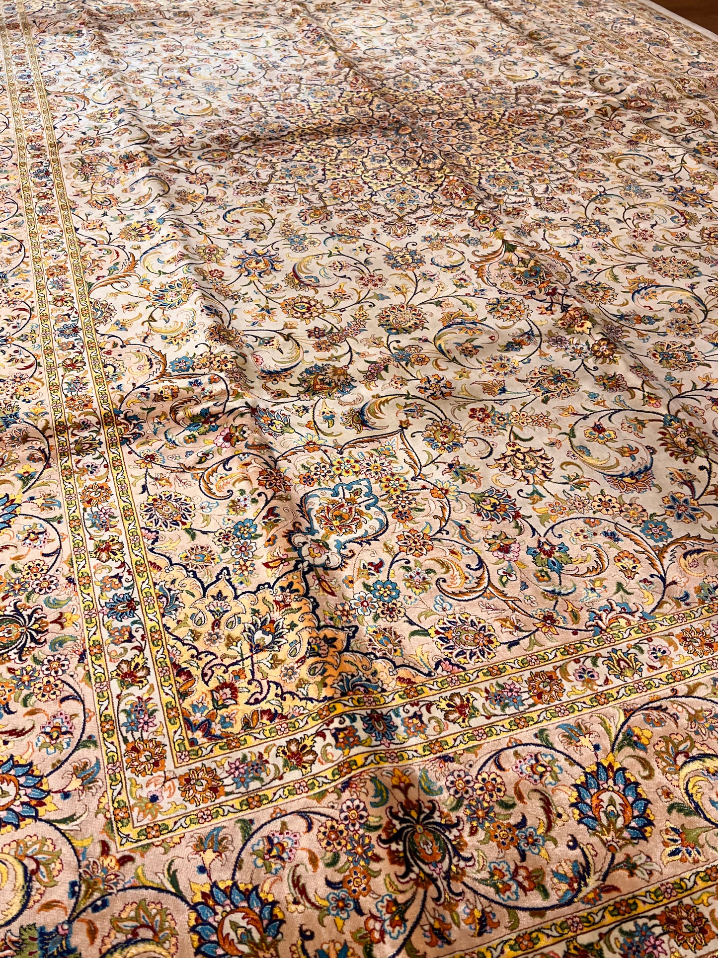 7x10 ft  Silk Rug – Ivory & Peach Floral Medallion Area Rug, Elegant Traditional Design