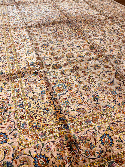 7x10 ft  Silk Rug – Ivory & Peach Floral Medallion Area Rug, Elegant Traditional Design