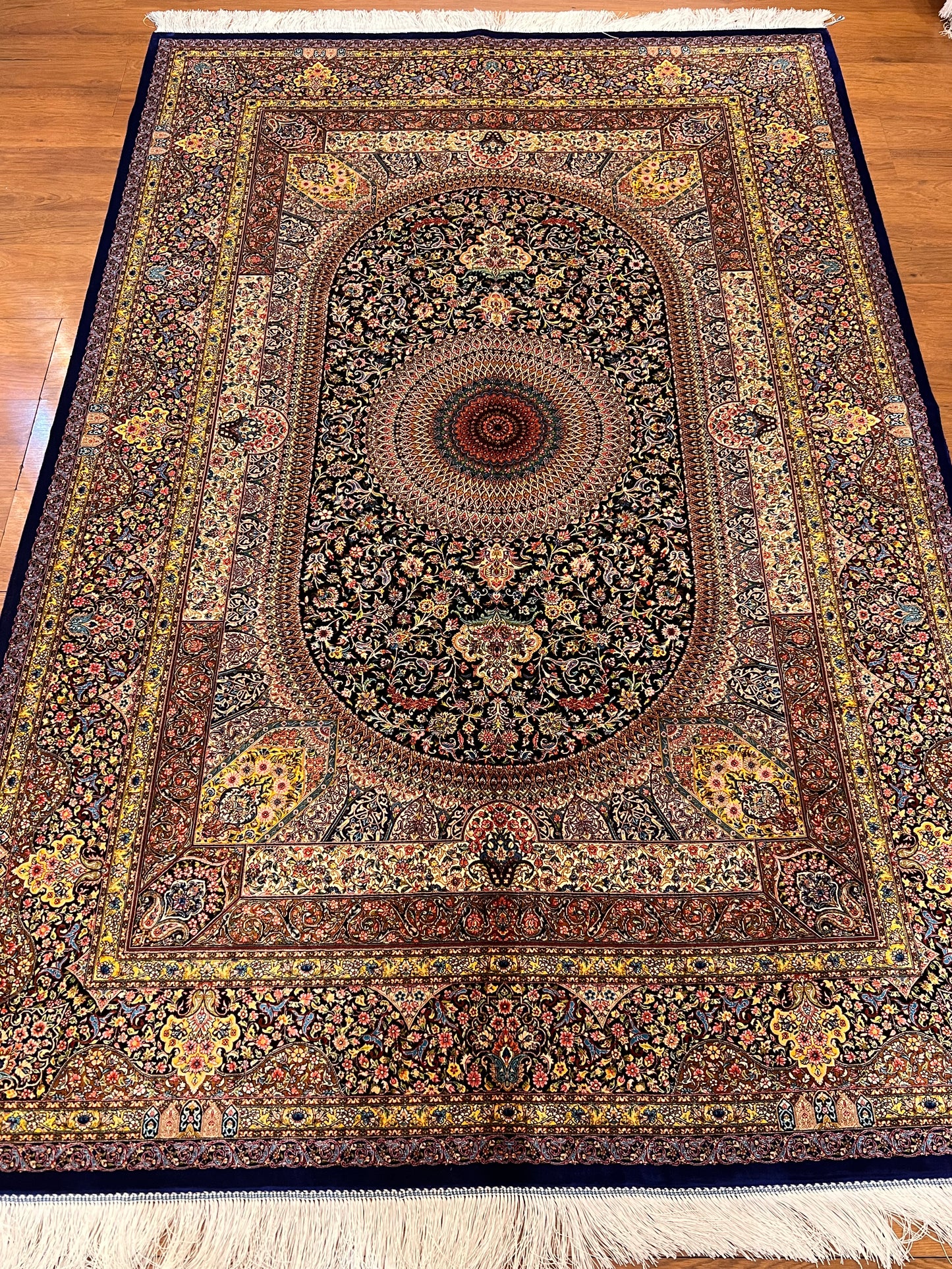 5’ x 8’ Luxury Silk Rug – Black Grand Medallion & Floral Design – Intricate Woven Turkish Area Rug