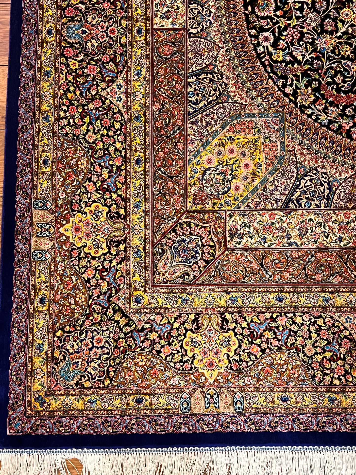 5’ x 8’ Luxury Silk Rug – Black Grand Medallion & Floral Design – Intricate Woven Turkish Area Rug