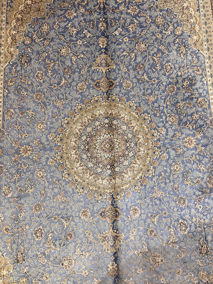 5x8 Light Blue & Beige Silk Rug – Elegant Medallion Design with Intricate Floral Details