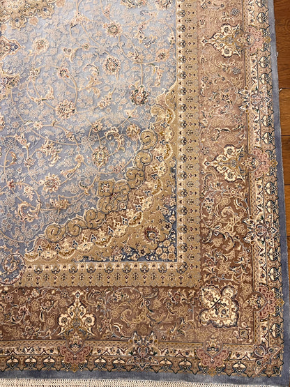 5x8 Light Blue & Beige Silk Rug – Elegant Medallion Design with Intricate Floral Details