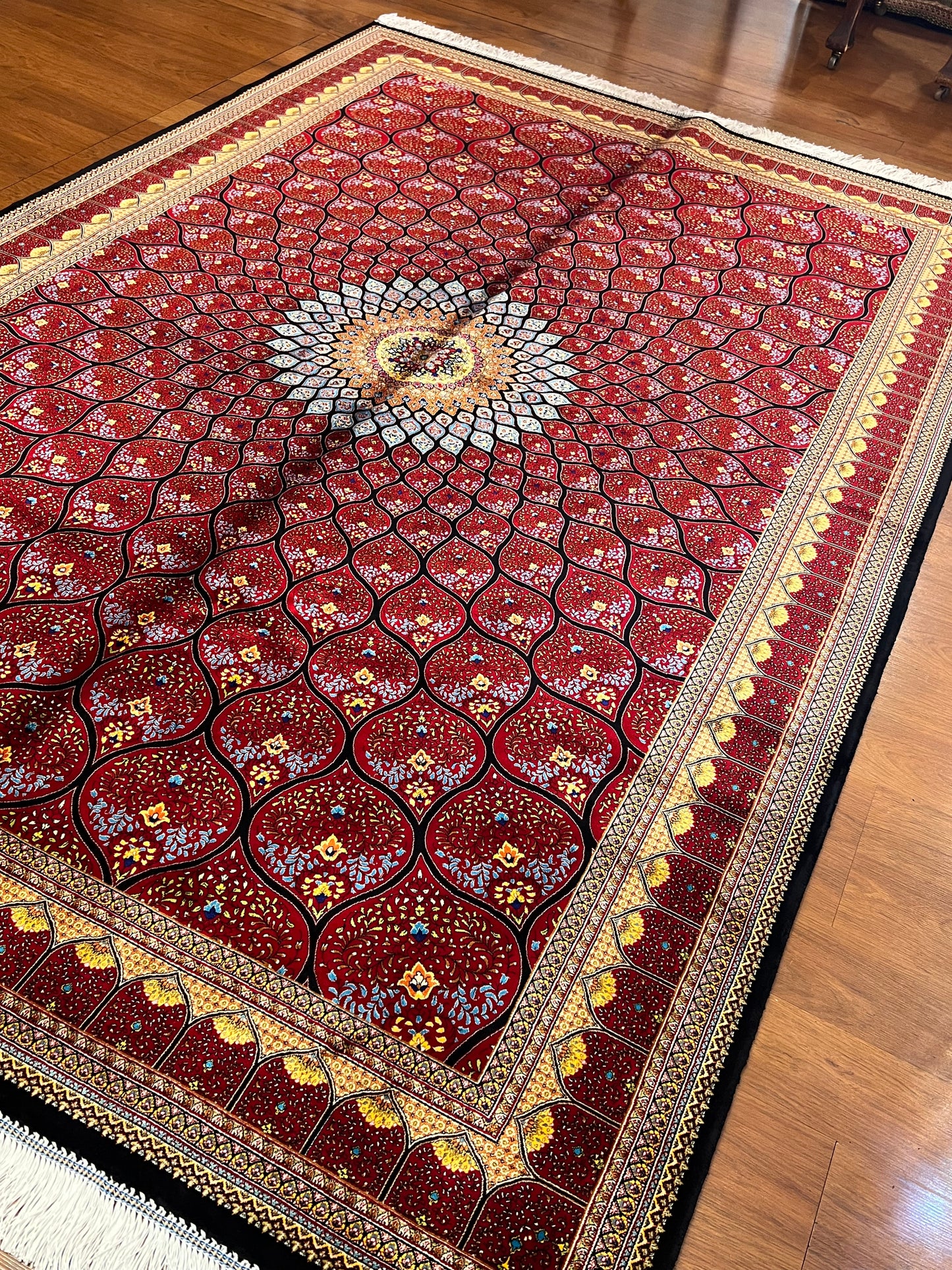 5x8 Deep Red Silk Rug – Radiant Floral Medallion Design with Black & Gold Accents