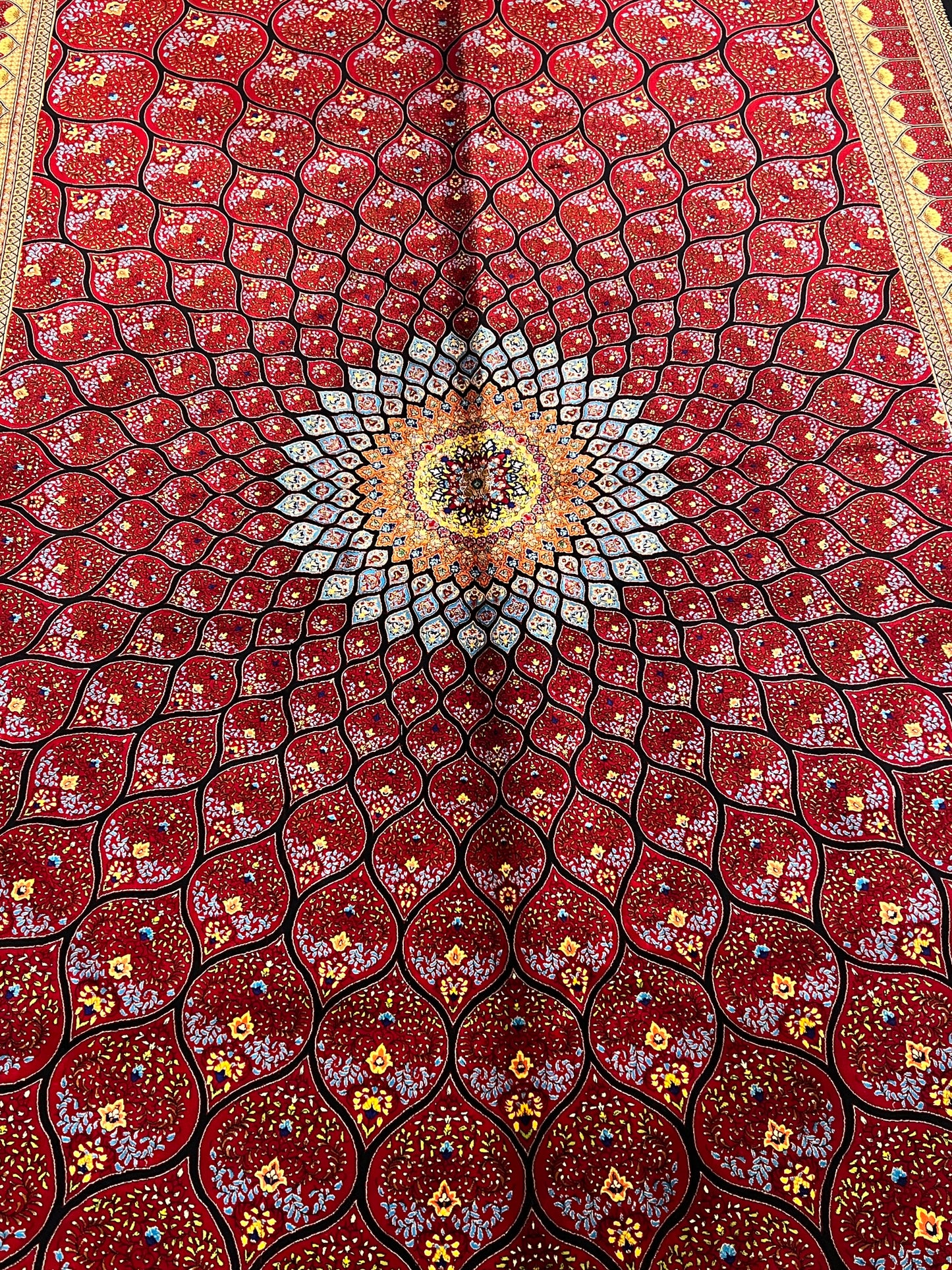 5x8 Deep Red Silk Rug – Radiant Floral Medallion Design with Black & Gold Accents