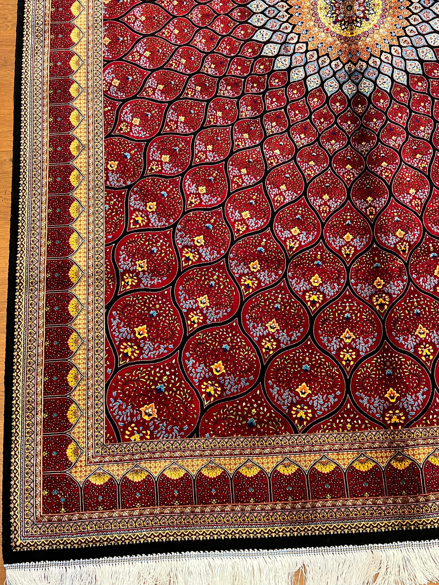 5x8 Deep Red Silk Rug – Radiant Floral Medallion Design with Black & Gold Accents