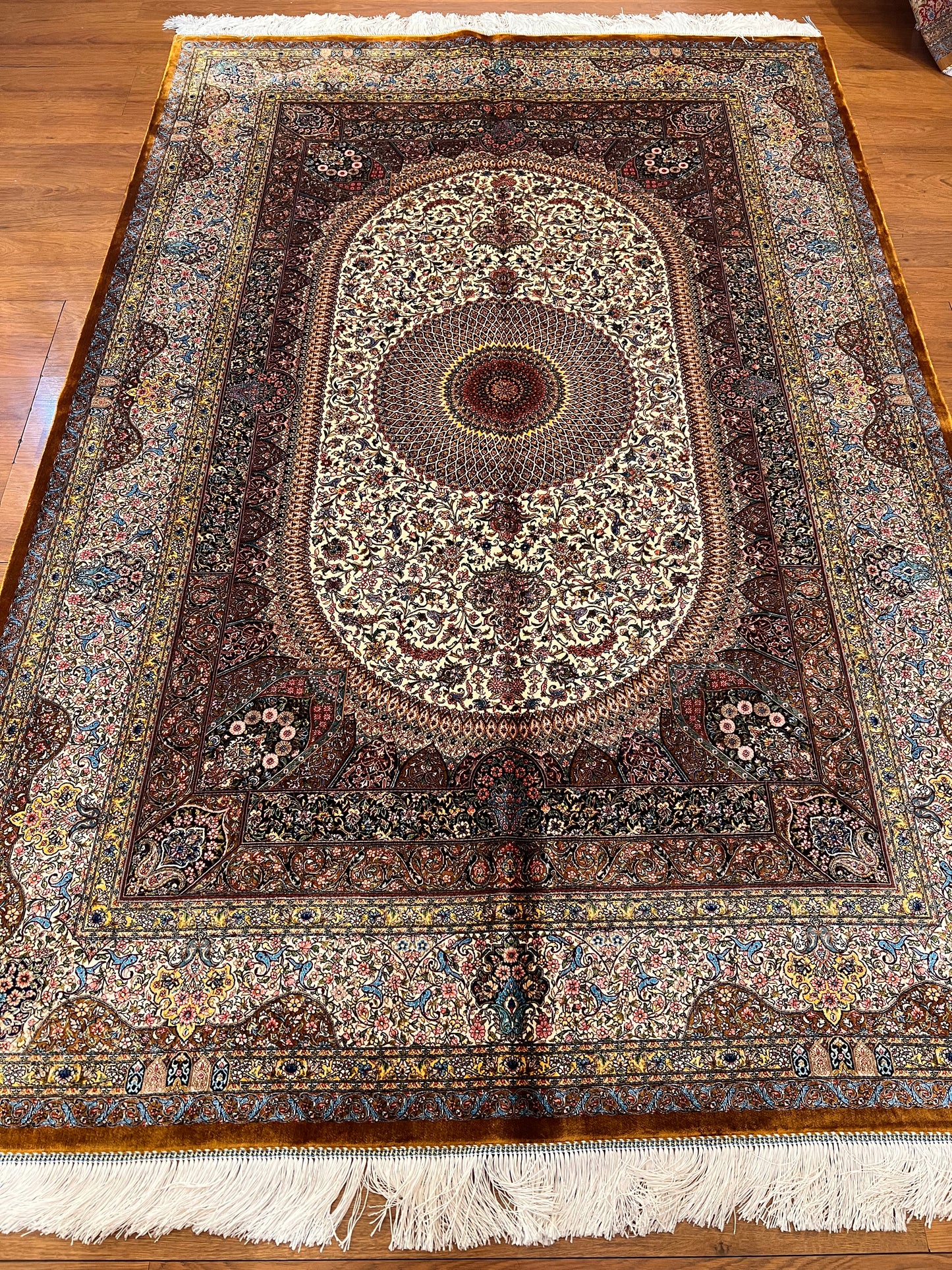 5x8 Ivory & Rust Silk Rug – Intricate Floral Medallion Design with Ornate Border