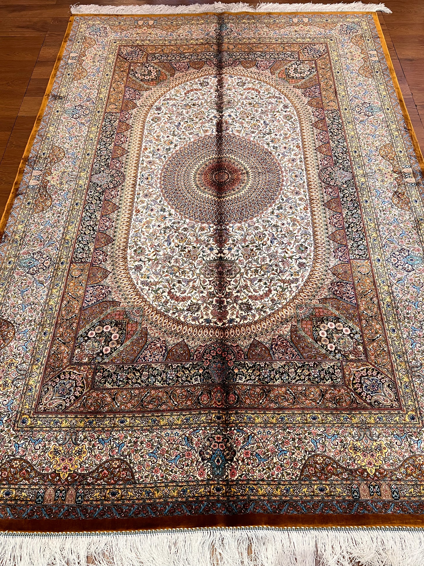 5x8 Ivory & Rust Silk Rug – Intricate Floral Medallion Design with Ornate Border