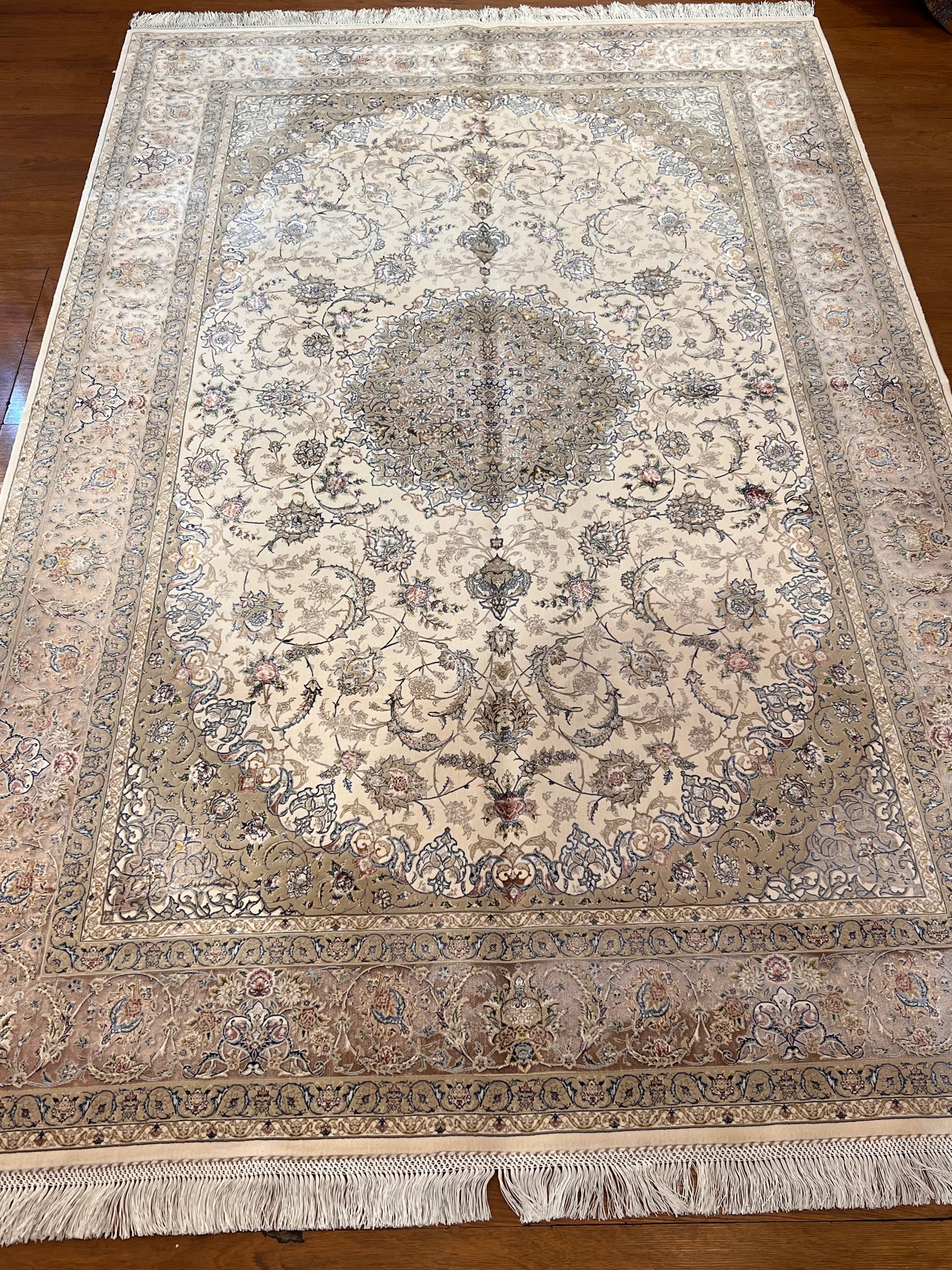 5x8 Ivory & Taupe Silk Rug – Refined Floral Medallion Design with Elegant Neutral Tones