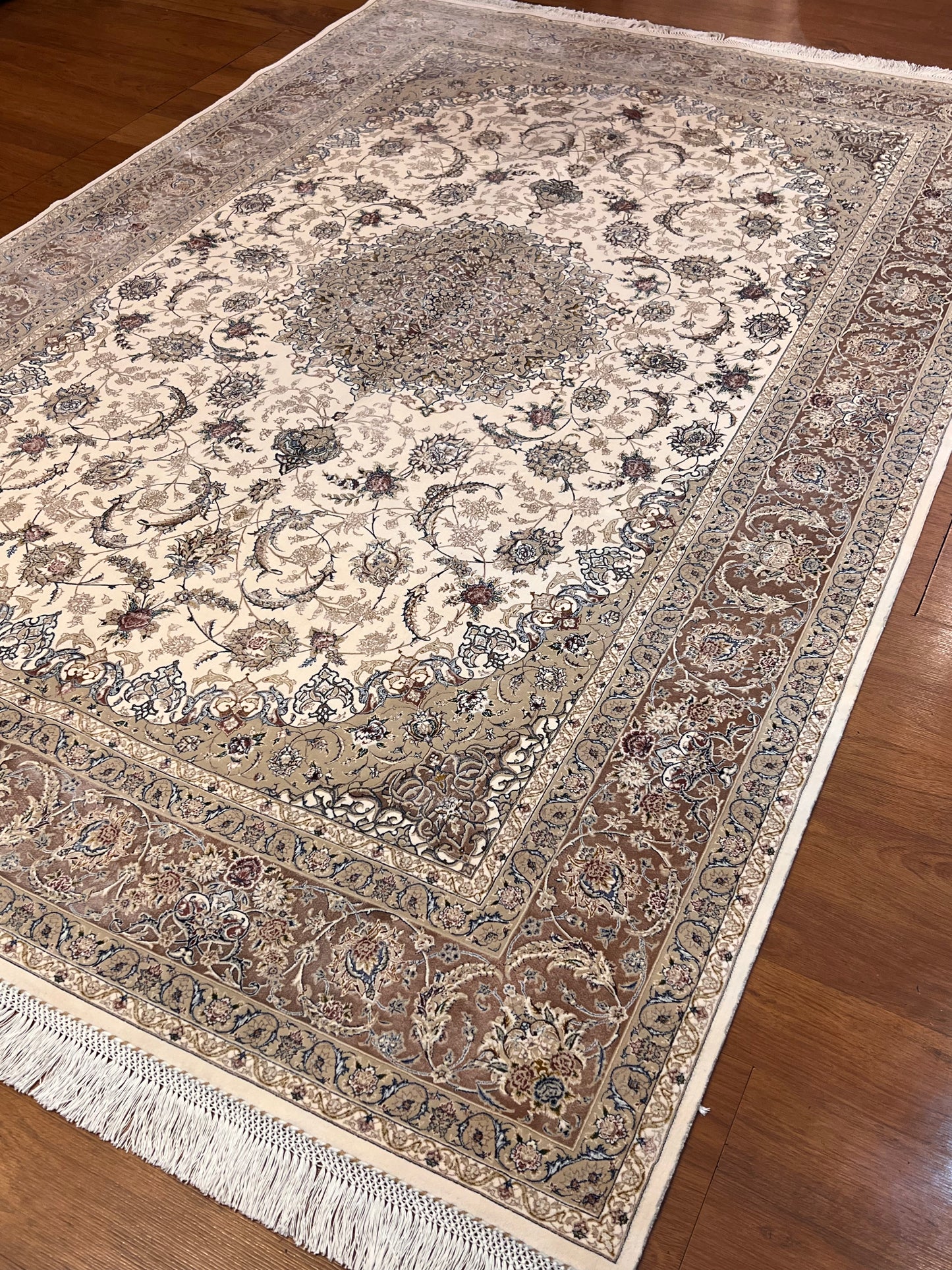 5x8 Ivory & Taupe Silk Rug – Refined Floral Medallion Design with Elegant Neutral Tones