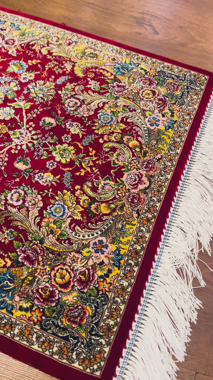 23” x 35” Luxury Turkish Silk Rug – Ruby Red Floral Medallion Design, Oriental Accent Rug with Hand-Finished Fringe