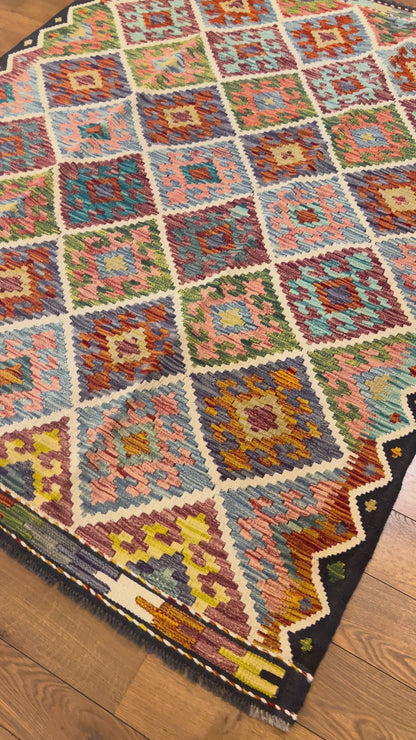 5x7 Fine Quality Handwoven Turkish Kilim Rug – Colorful Diamond Pattern Anatolian Area Rug