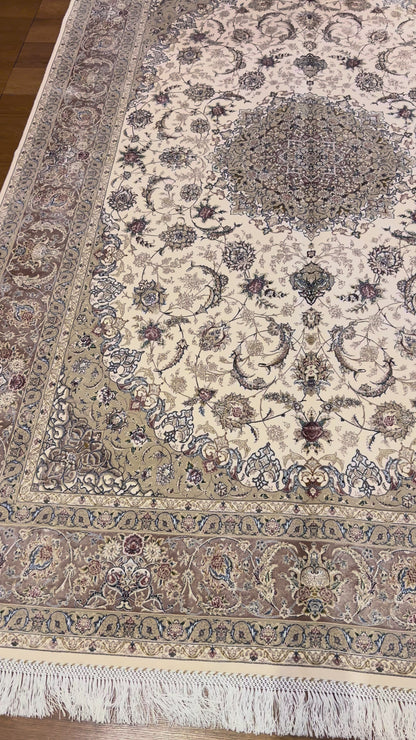 5x8 Ivory & Taupe Silk Rug – Refined Floral Medallion Design with Elegant Neutral Tones