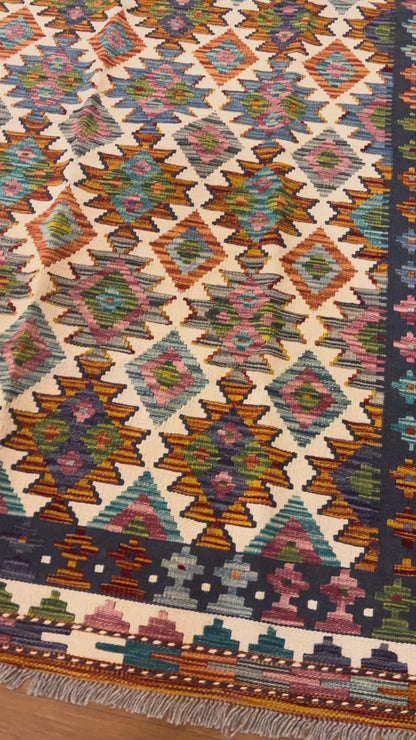 5x7 Fine Quality Handwoven Turkish Kilim Rug – Ivory Geometric Anatolian Area Rug
