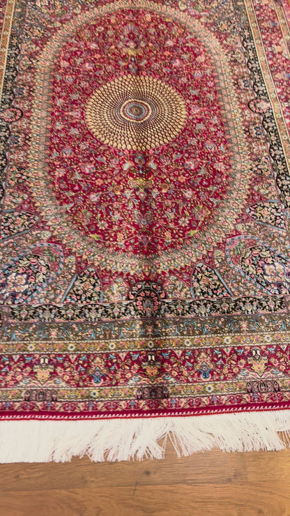 4x6 ft Red Silk Rug – Floral Medallion Area Rug, Elegant Traditional Design